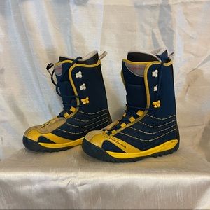 Salomon Siam snowboard boots unisex size 8 men or women